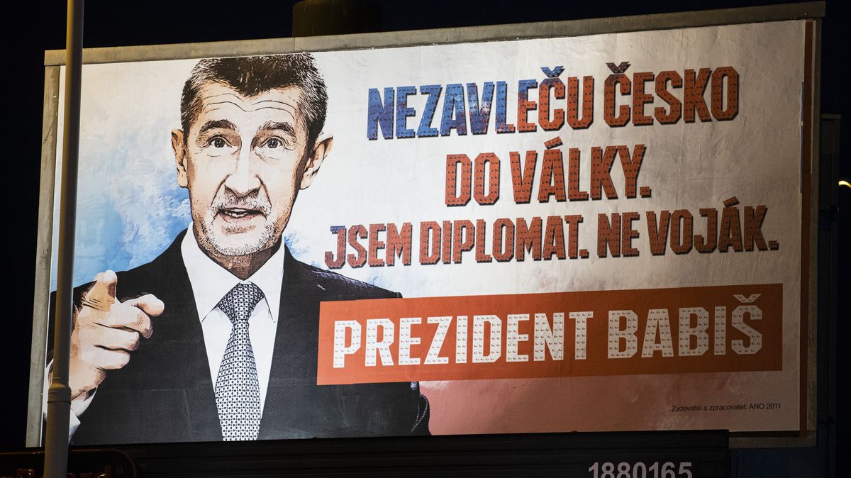 Lidé chtějí mír, obhajuje Havlíček Babišův válečný billboard